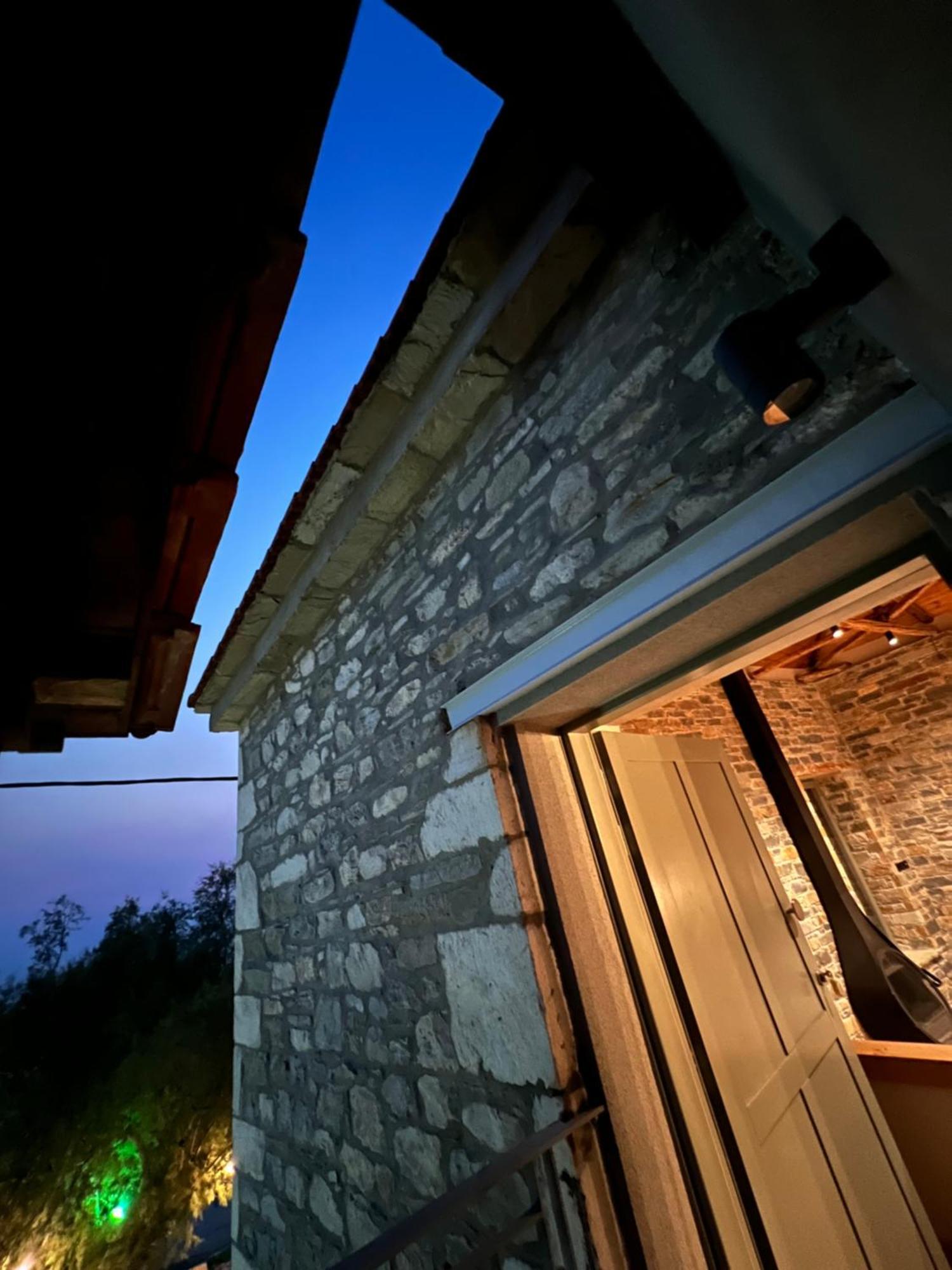 Ej Boutique Suites Milina Exterior photo